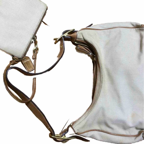 Coach Hampton Canvas Leather Trim with Matching Wristlet - Picture 4 of 13